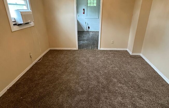 2 beds, 1 bath, $750