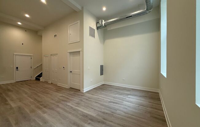 1 bed, 1.5 baths, 689 sqft, $3,395, Unit 204