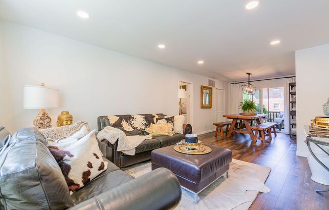 Fully Furnished 2 Bed/1 Bath Condo in Highly Desired Emory Chase!