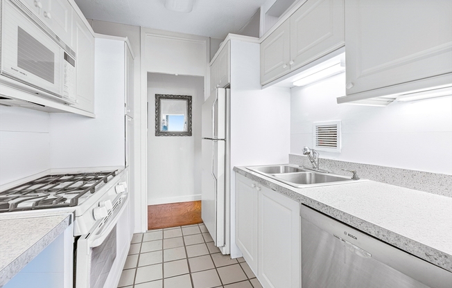 1 bed, 1.5 baths, 900 sqft, $3,250, Unit 36C
