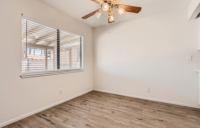 2422 LA LUNA DR