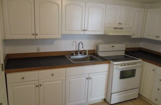 1 bed, 1 bath, 650 sqft, $995, Unit 5