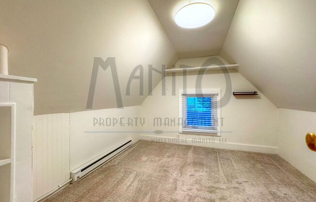 1 bed, 1 bath, 600 sqft, $1,100, Unit Apt 4