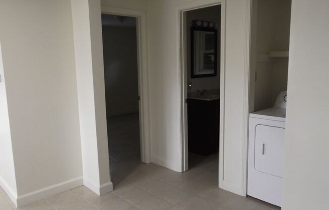 2 beds, 1 bath, 903 sqft, $1,240, Unit G-6