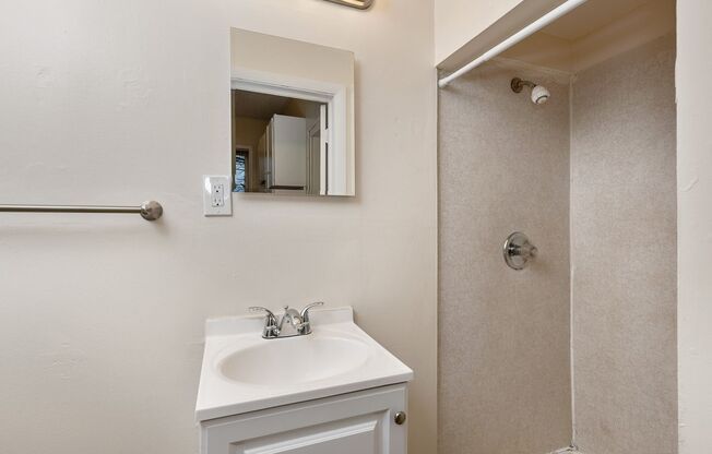 1 bed, 1 bath, 334 sqft, $1,395, Unit 302