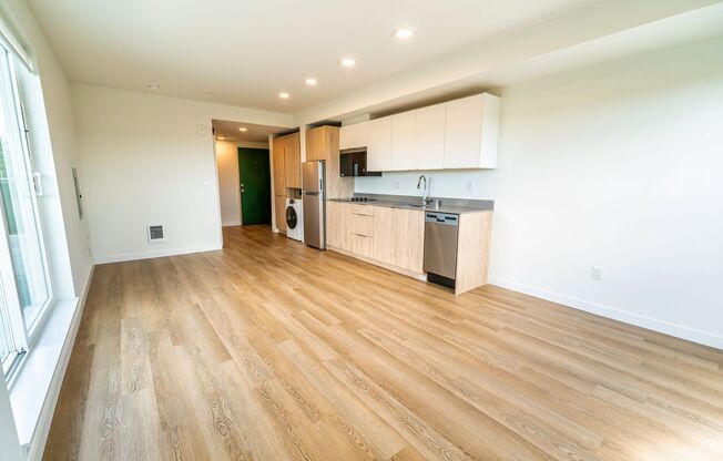 Studio, 1 bath, 263 sqft, $1,693, Unit 201