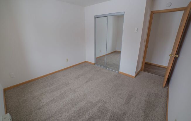 2 beds, 1 bath, 830 sqft, $780, Unit 2502-301