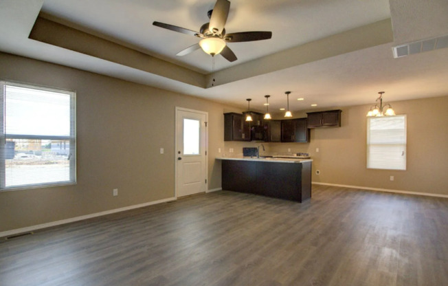 3 beds, 2 baths, $1,545