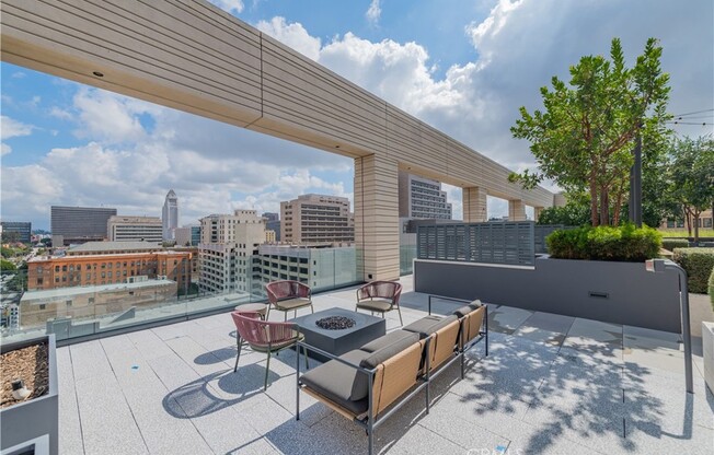 2 beds, 2 baths, 1,039 sqft, $3,700, Unit 1803