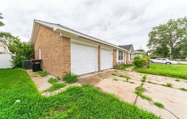 700 MEADOWGLEN DR
