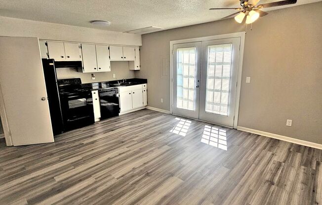 2 beds, 1.5 baths, 1,044 sqft, $950, Unit 7D