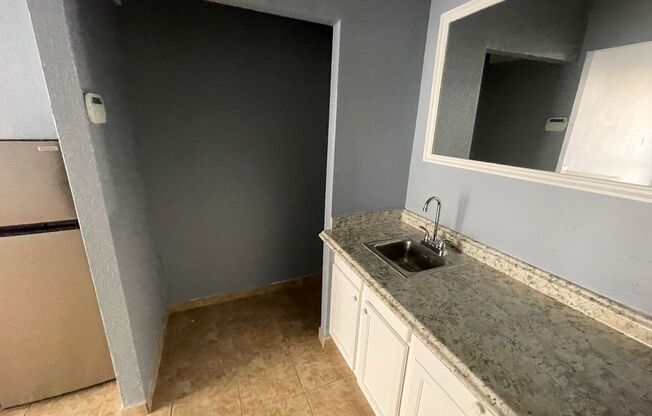 1 bed, 1 bath, $1,100