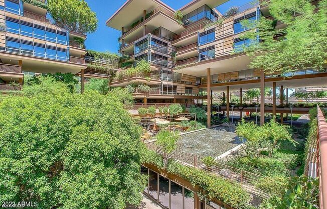 Modern Elegance and Style Colony Camelview 2 Bed Condo at the Optima!