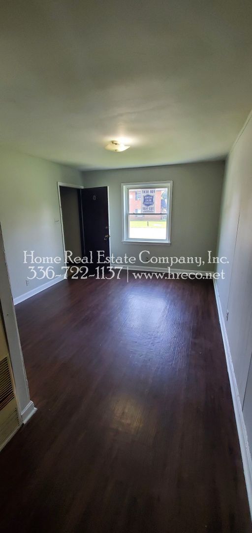 Cambridge Apartments | 2336 N. Cherry Street Apt B