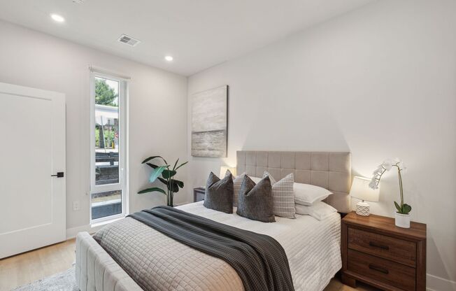 2 beds, 1 bath, 779 sqft, $1,775, Unit 215