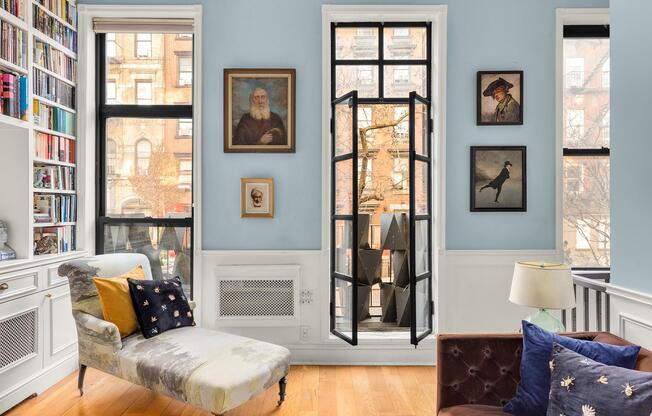 87 SAINT MARKS PL