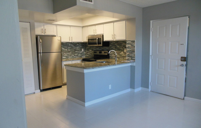 ONE BEDROOM ONE BATHROOM!  WATERFRONT COMMUNITY!