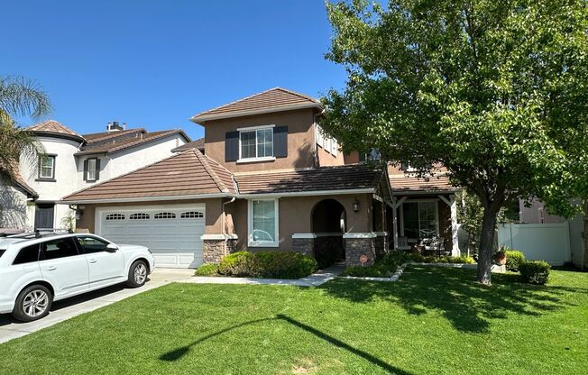 Beautiful 5 Bed/3 Bath Murrieta Gem with Pool And Mountain Views!