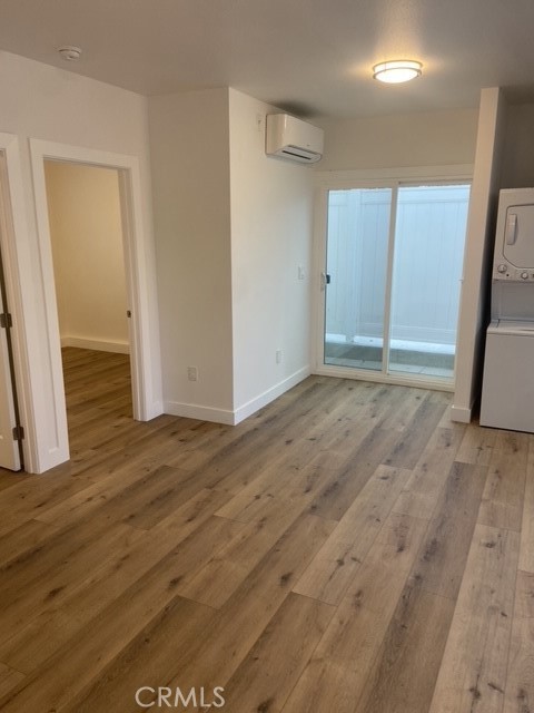 2 beds, 1 bath, 570 sqft, $2,500