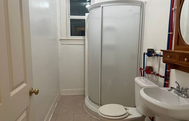 Studio, 1 bath, 150 sqft, $925, Unit 06