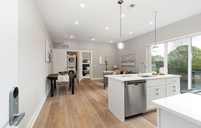 1 bed, 1 bath, $1,450, Unit 206