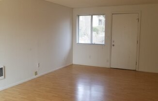 2 beds, 1 bath, 900 sqft, $1,545, Unit B