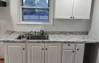 4 beds, 1 bath, $1,900