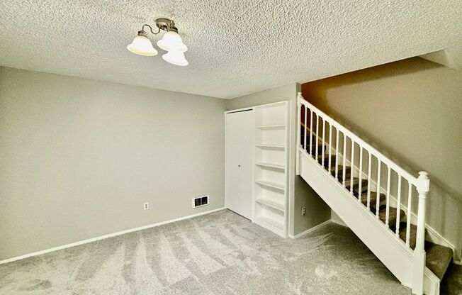 2 beds, 1.5 baths, $1,950, Unit APARTMENT C8