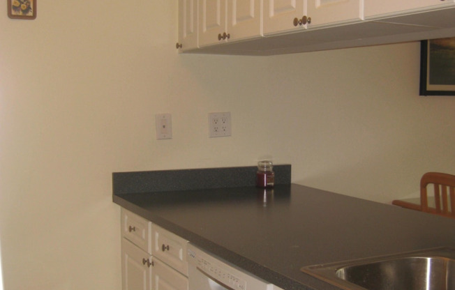 1 bed, 1 bath, 673 sqft, $4,200, Unit 5F