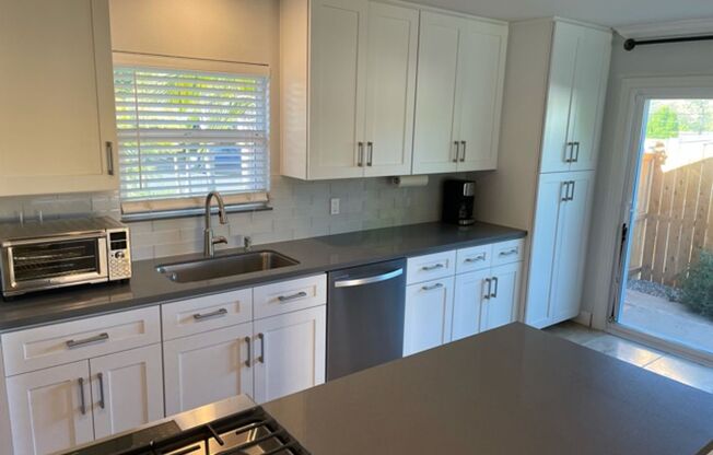 Poway: 4bd/2ba+ Attchd Gar - Single Level