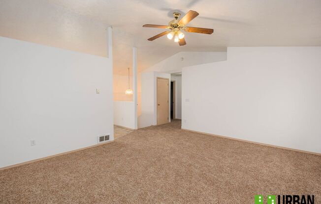 Mission Ave. 15313-15315 E