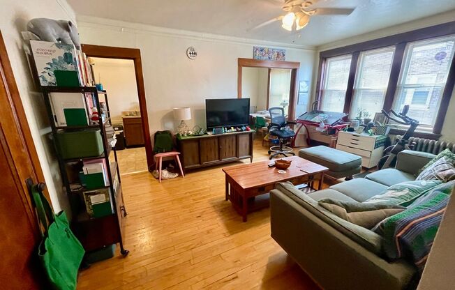 1 bed, 1 bath, $950, Unit 37