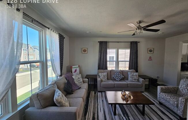 128 LUPINE DR