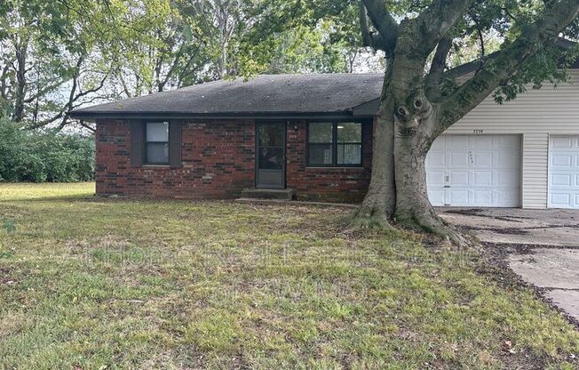 2250 W PKWY CIR