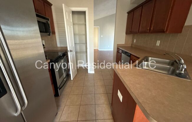 3 beds, 2 baths, $1,770