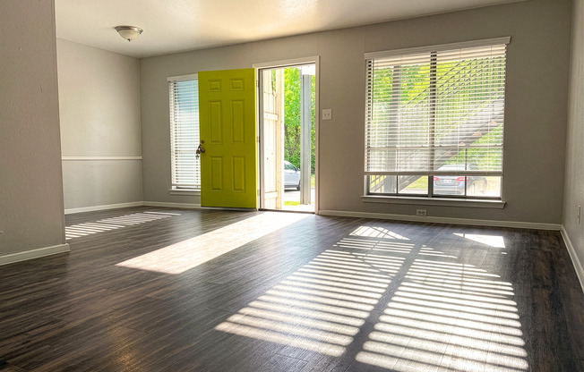 1 bed, 1 bath, 730 sqft, $775, Unit 061