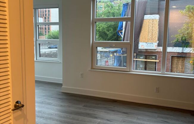 1 bed, 1.5 baths, 773 sqft, $2,499, Unit 204