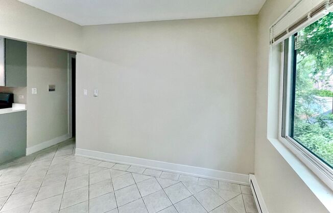 NEWLY Remodeled Forest Park 2 Bed / 1 Bath Condo! Parking INCLUDED In Rent!