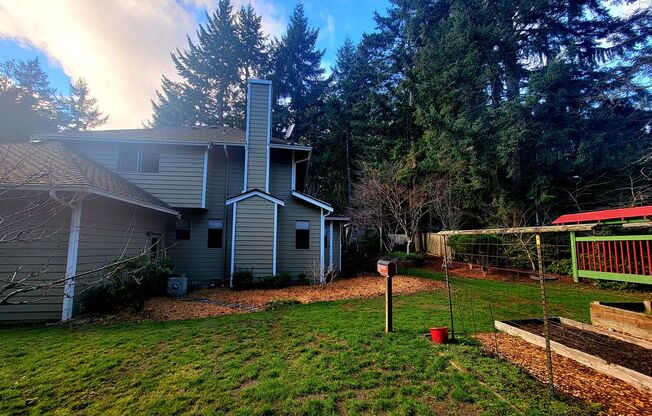 Stunning 4bd centrally located in desirable Ridgetop area