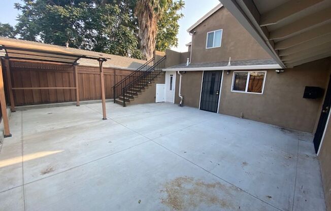 1501 Pomona Ave