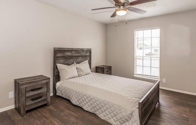 2 beds, 2 baths, 978 sqft, $1,049