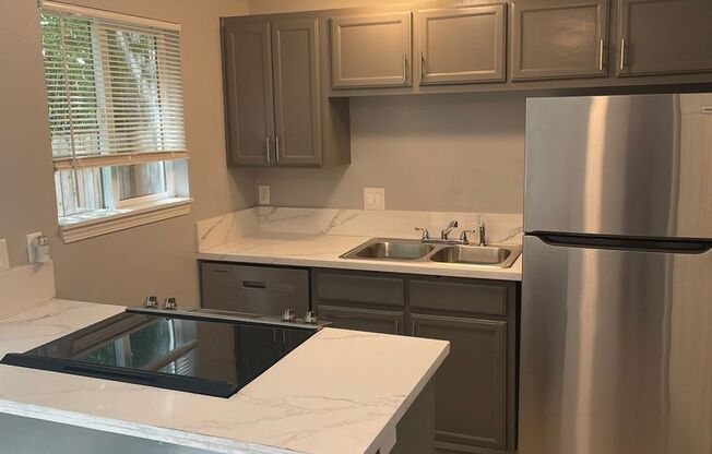 2 beds, 1 bath, 800 sqft, $1,350, Unit 431-01-19