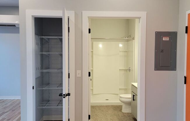 Studio, 1 bath, 765 sqft, $1,985, Unit 303