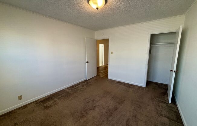 2 beds, 1 bath, $3,400