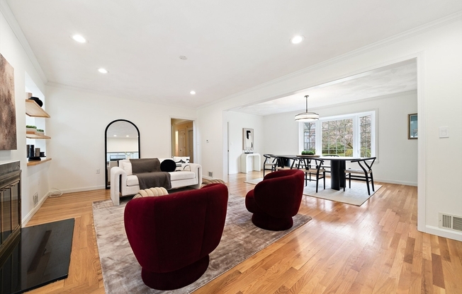 28 MANSFIELD RD