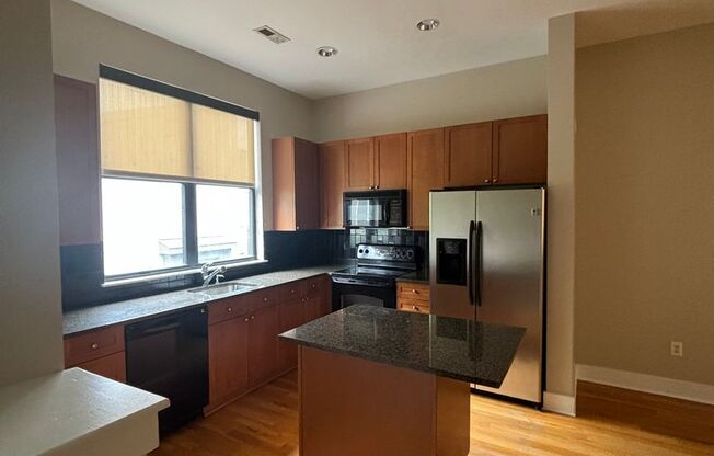 2 beds, 2 baths, $2,500