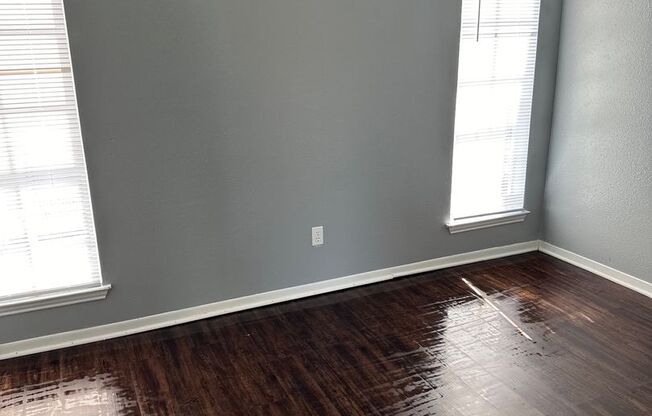 1 bed, 1 bath, 470 sqft, $745, Unit 718