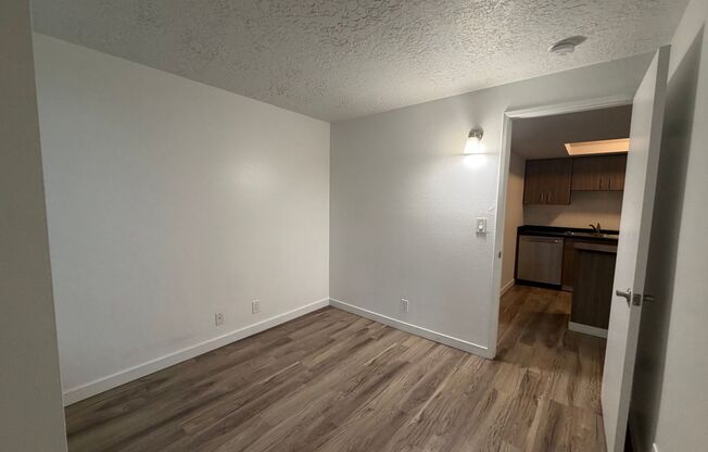1 bed, 1 bath, 465 sqft, $1,215, Unit 113