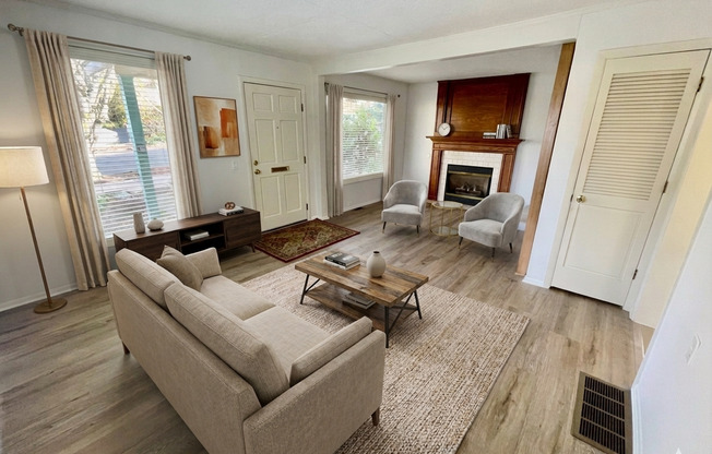 Are you looking for a short 3 Month Lease? Discover 2BD/2B Single-Family Home!