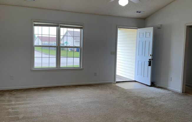 TWO WEEKS FREE RENT - 3 Bedroom, 2 Bath House on Newbury Lane